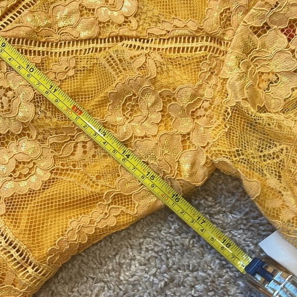 Tobi VICTORIA YELLOW LACE DRESS - Picture 8 of 11